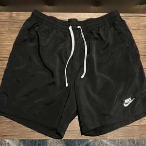 Nike Sportswear Essentials Lined Flow Athletic Shorts